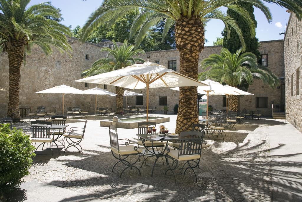 Parador De Jarandilla De La Vera Exteriér fotografie
