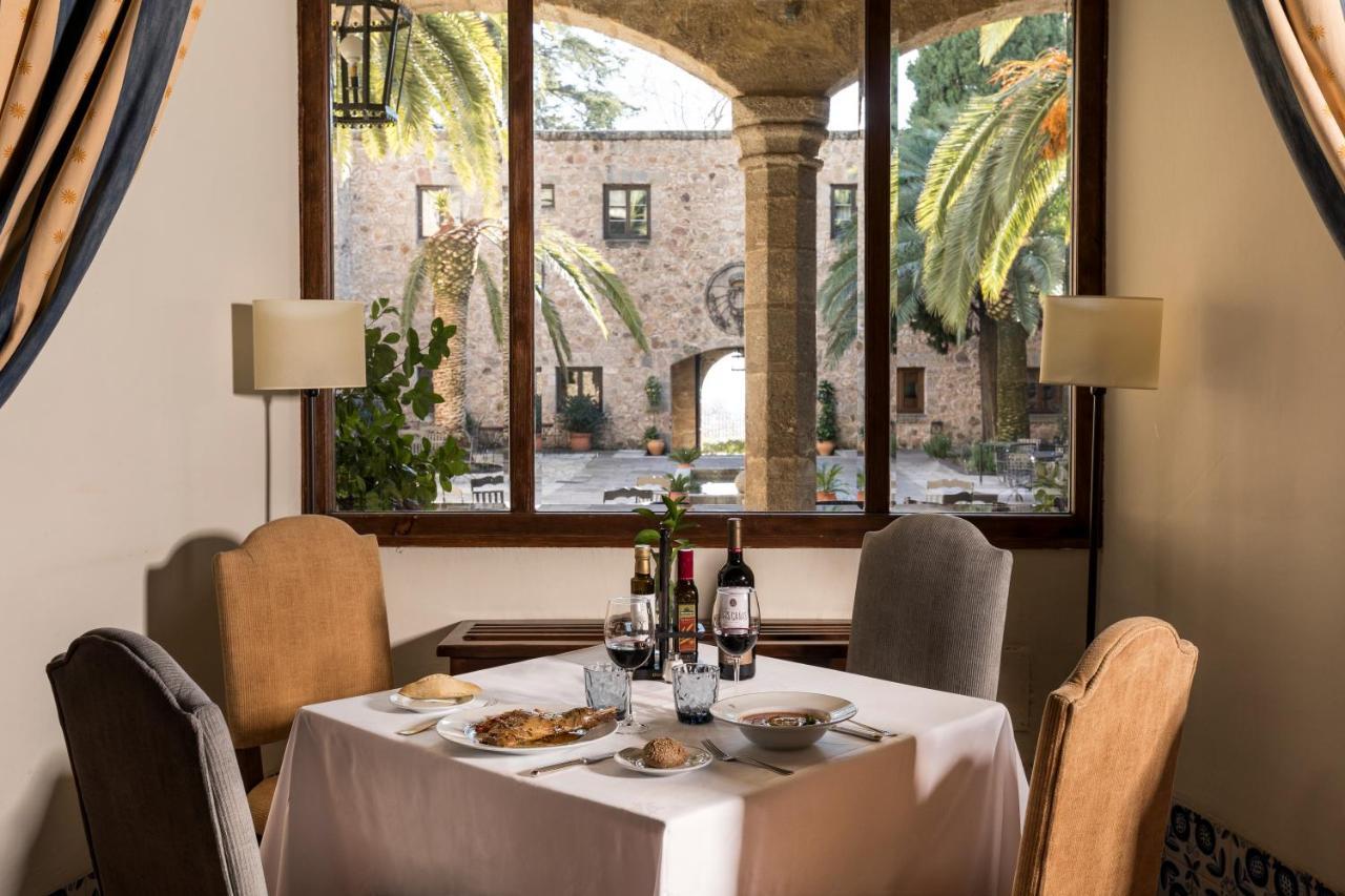Parador De Jarandilla De La Vera Exteriér fotografie